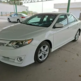 Toyota Camry 2014