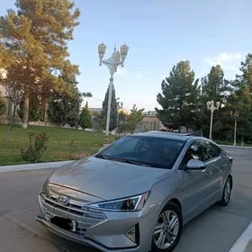 Hyundai Elantra 2019