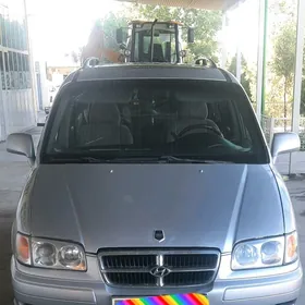 Hyundai Trajet 2001