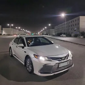 Toyota Camry 2018
