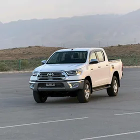 Toyota Hilux 2025