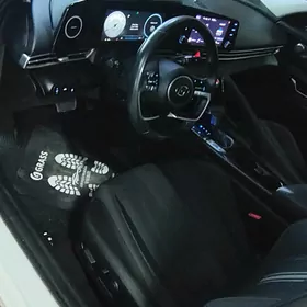 Hyundai Elantra 2021