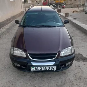 Toyota Avensis 1999