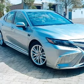 Toyota Camry 2021
