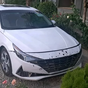 Hyundai Elantra 2022