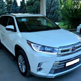 Toyota Highlander 2019