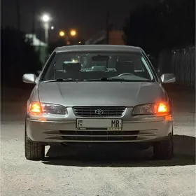 Toyota Camry 1999