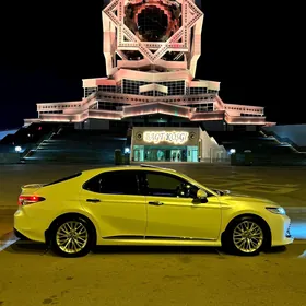 Toyota Camry 2020
