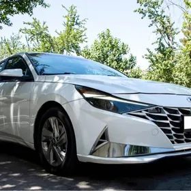 Hyundai Elantra 2021