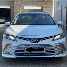 Toyota Camry 2021