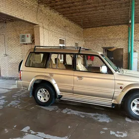 Mitsubishi Pajero 1994
