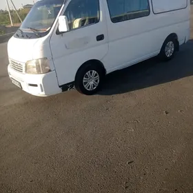 Nissan Urvan 2001