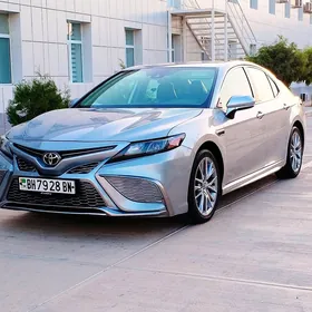 Toyota Camry 2021