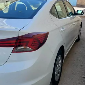Hyundai Elantra 2020