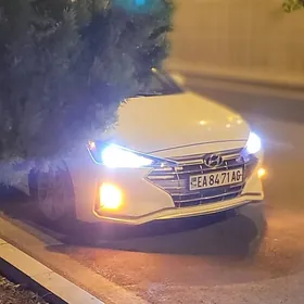Hyundai Elantra 2020