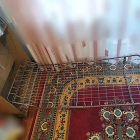 Продается раскладушка, стол
