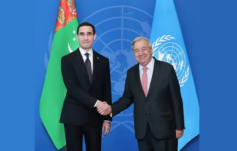 Serdar Berdimuhamedow Antoniu Guterrişi 12-nji dekabrda Aşgabatda geçiriljek halkara foruma çagyrdy