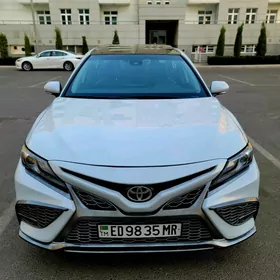 Toyota Camry 2021