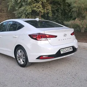 Hyundai Elantra 2020