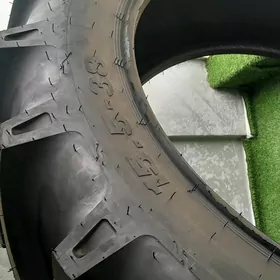 Traktor 15.5/R38 15.5/80R24