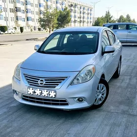 Nissan Versa 2012
