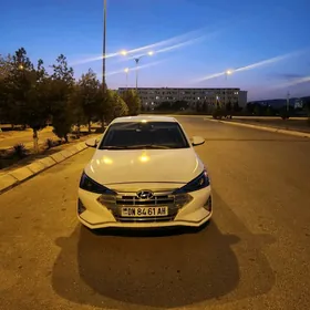Hyundai Elantra 2020