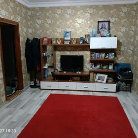 8 МКР, 5/5 ЭТАЖ, 2 КОМНАТНАЯ