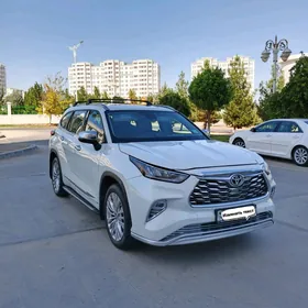 Toyota Highlander 2021