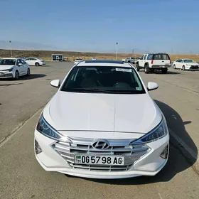 Hyundai Elantra 2020