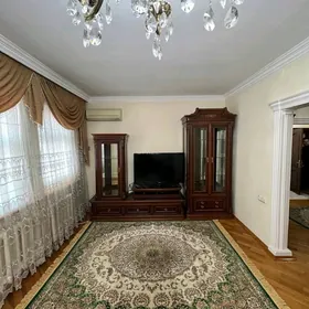 11 мкр 3 ком 4эт 100м²
