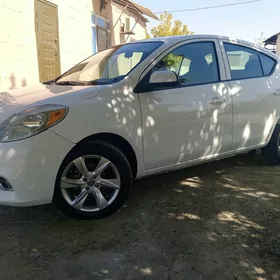 Nissan Versa 2013