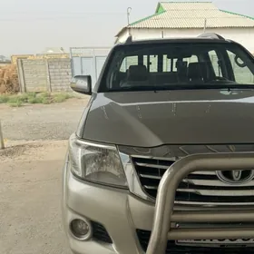 Toyota Hilux 2013