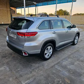 Toyota Highlander 2019