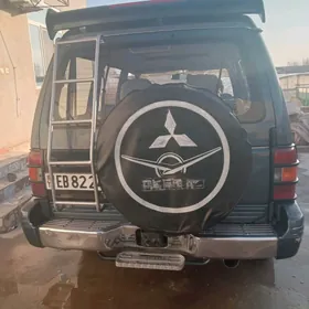 Mitsubishi Pajero 1993
