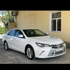 Toyota Camry 2015