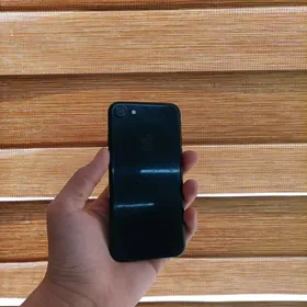 iPhone 7 (jet black) (128)
