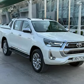 Toyota Hilux 2022