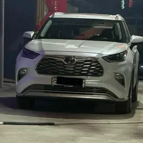 Toyota Highlander 2022
