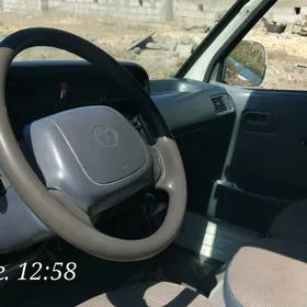 Toyota Hiace 2002