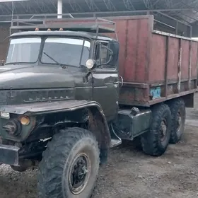 Ural 4320 1988