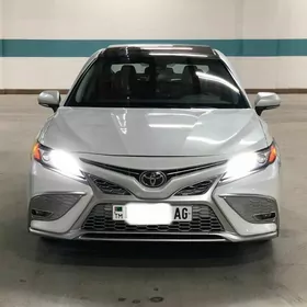 Toyota Camry 2021