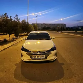 Hyundai Elantra 2020