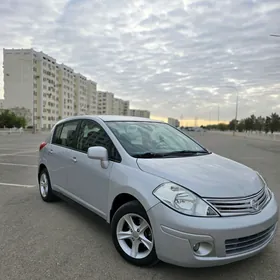 Nissan Versa 2012