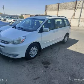 Toyota Sienna 2003