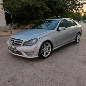 Mercedes-Benz C300 2012
