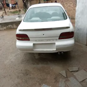 Nissan Bluebird 1995