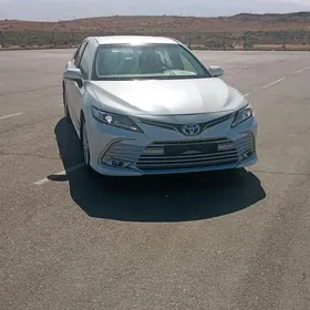 Toyota Camry Hybrid 2021