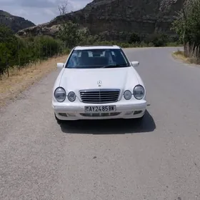 Mercedes-Benz E430 2001