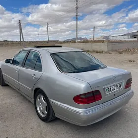 Mercedes-Benz E320 2002