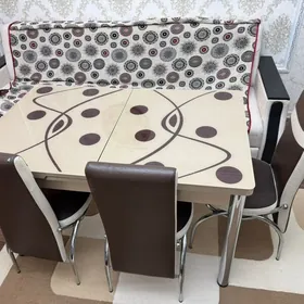 стол с стульями